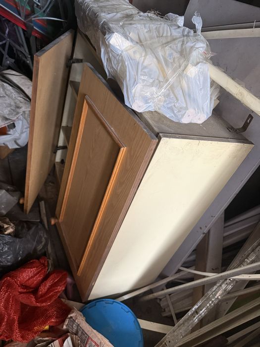 Отдам за фрукты самовывощ.