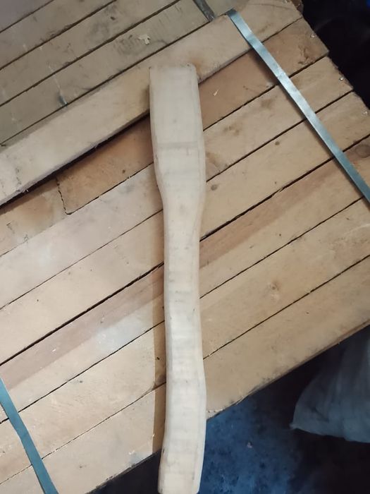 Черенок большого топора сухие ровные