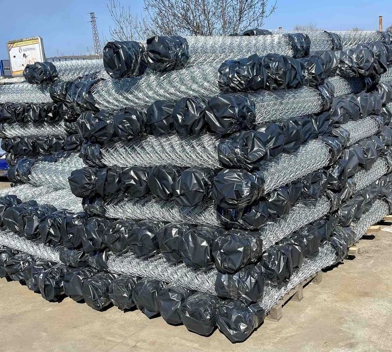 Поцинкована оградна мрежа. Мрежа с PVC покритие. Колове. Топ цени!