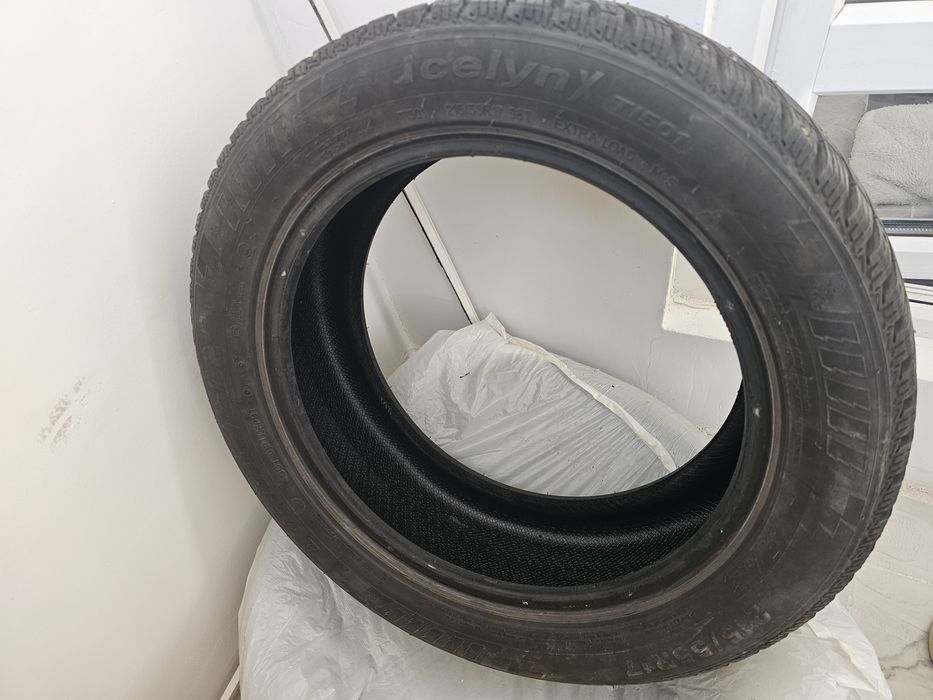 Зимние шины 215/55/17