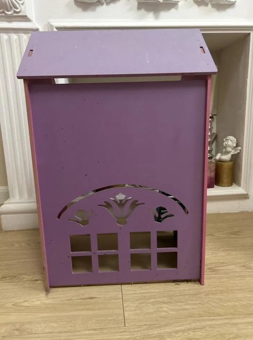 Кукольный домик двухэтажный