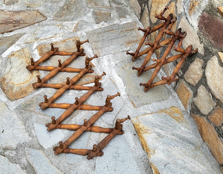 Дървени закачалки