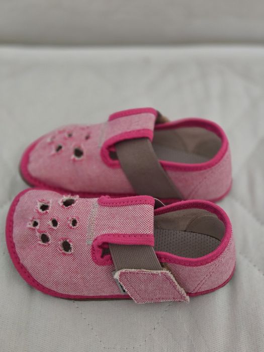 Боси пантофи 25 размер.