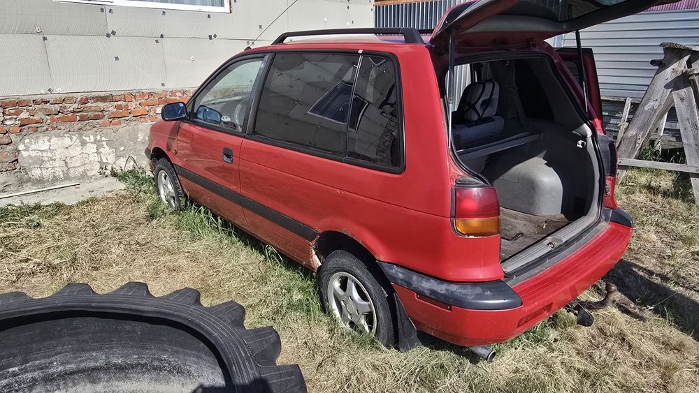 Mitsubishi Space Runner