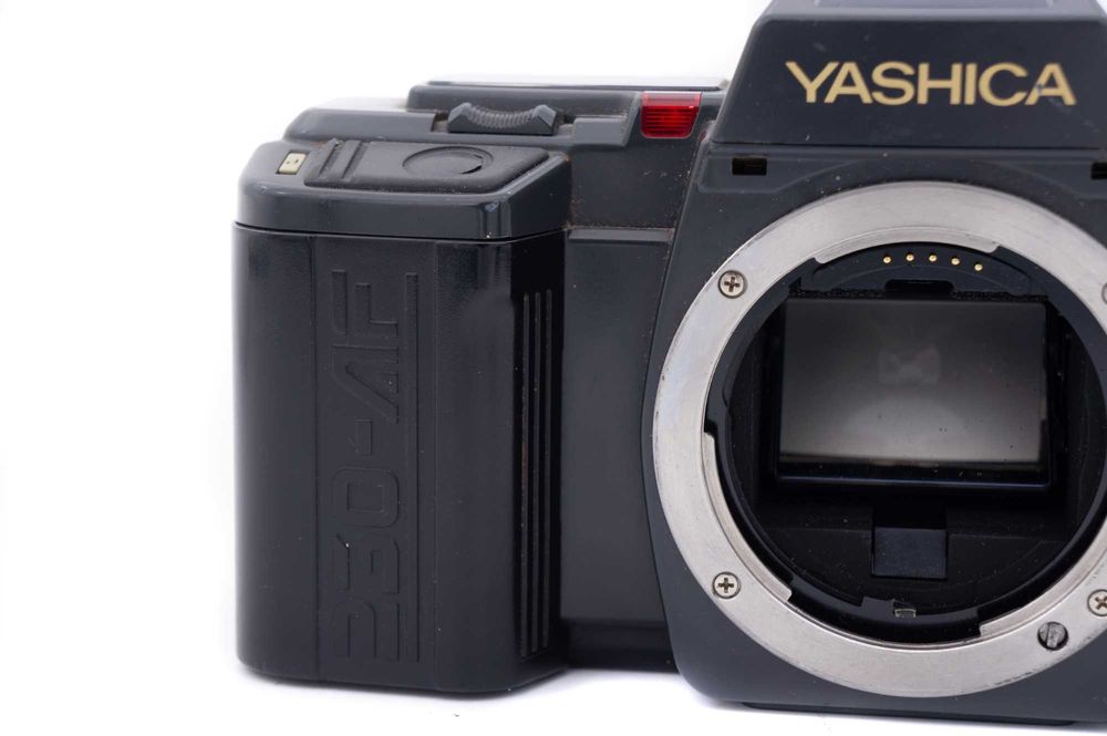 Aparat foto film Yashica 230AF