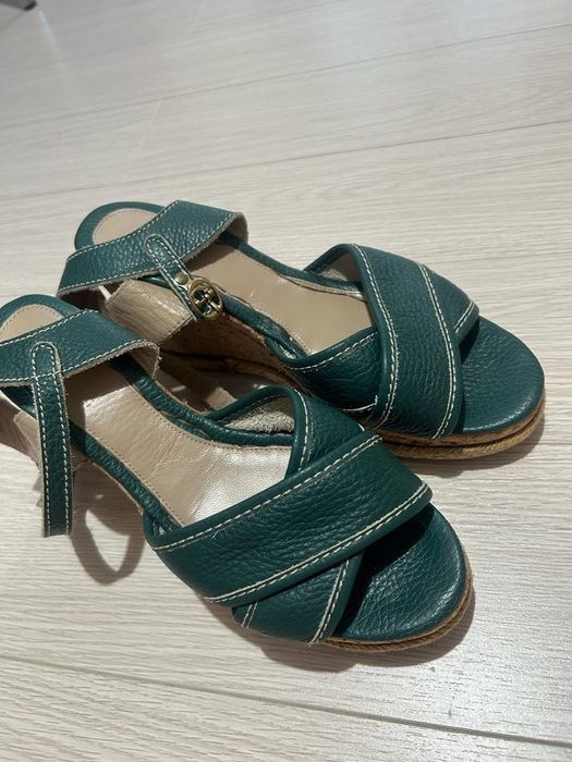 Sandale cu platforma