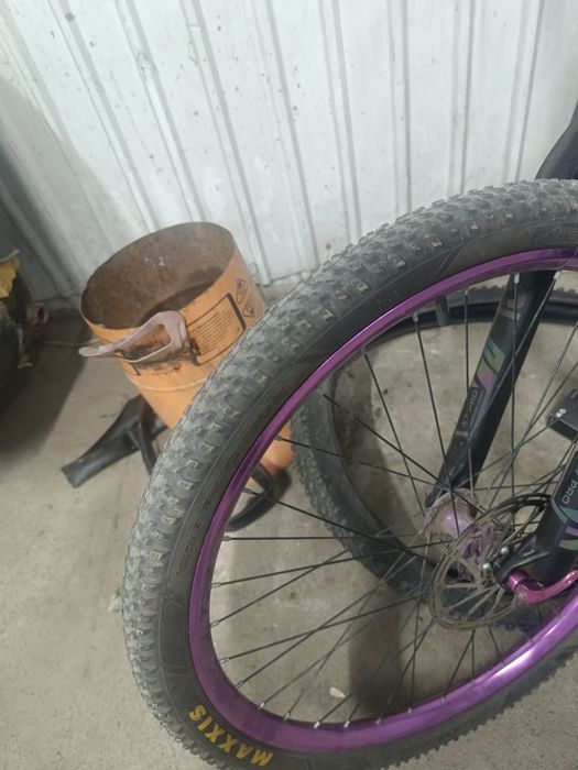 Продам Maxxis pace