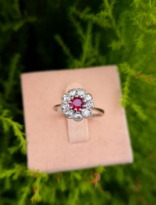 Inel foarte vechi din aur de 18K cu rubin si diamante naturale