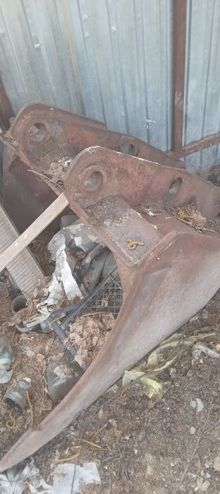 Продам ковш на экскаватор