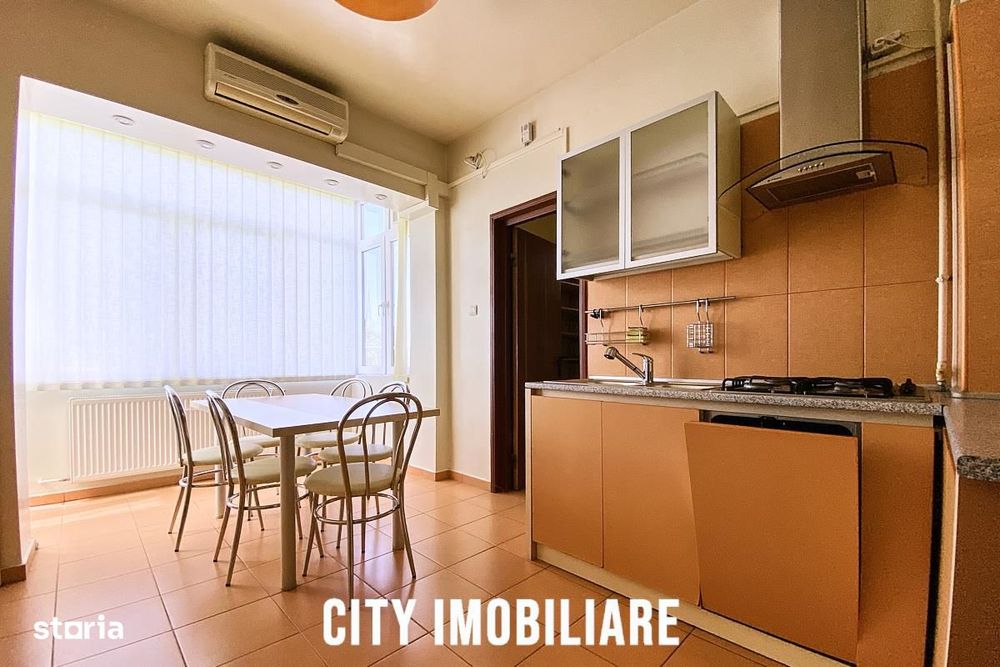 Apartament 3 camere, decomandate, S 100 mp, garaj, str. Hajdeu.