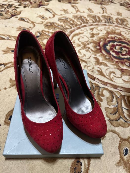 Catwalk женская обувь 39-40 размера