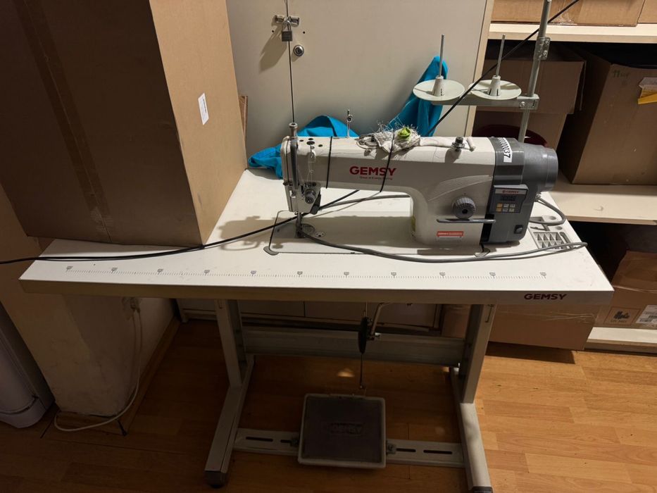 Швейная машинка в пррдаже.