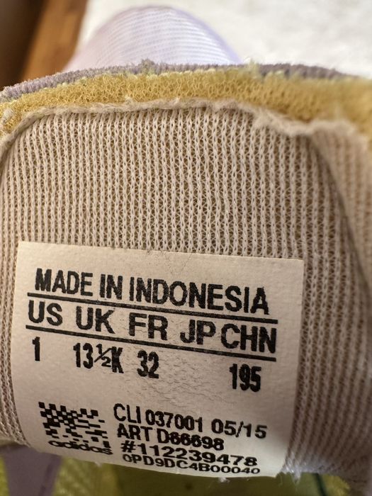 Продам детские кроссовки