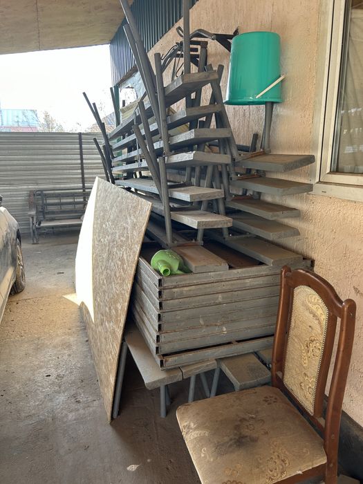 Стол 3 м с табуретками