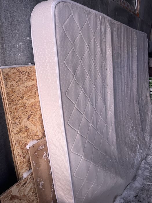Отдам даром б/у матрас  самовывоз