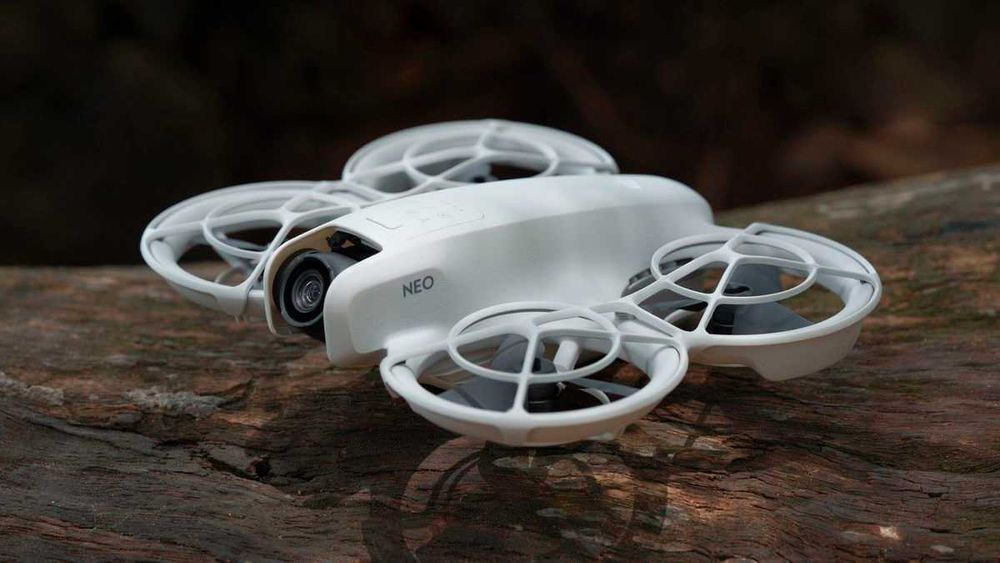 Новинка! Квадрокоптер DJI NEO