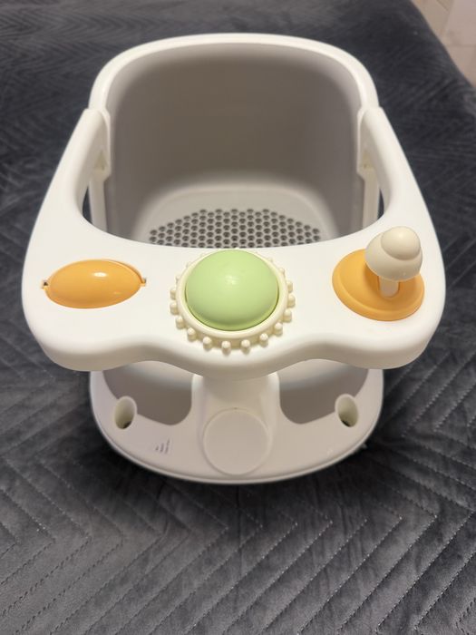 Нехлъзгащо се бебешко столче за къпане