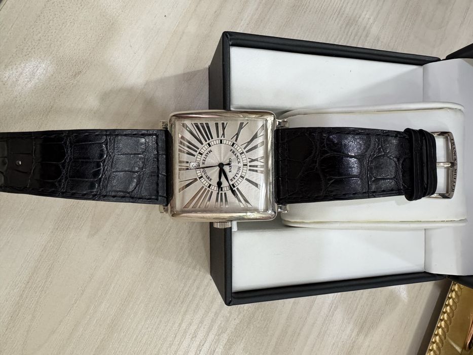 Оригинальные часы Franck Mulier