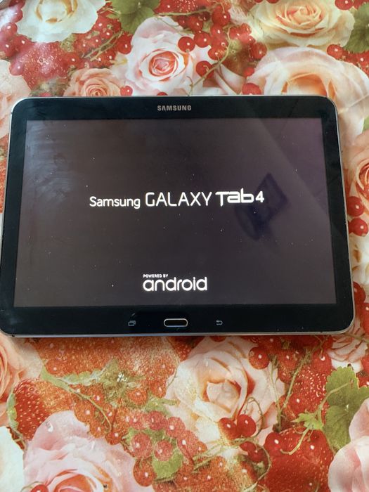 Vand tanleta mare samsung tab 4 cu loc de sim 4G