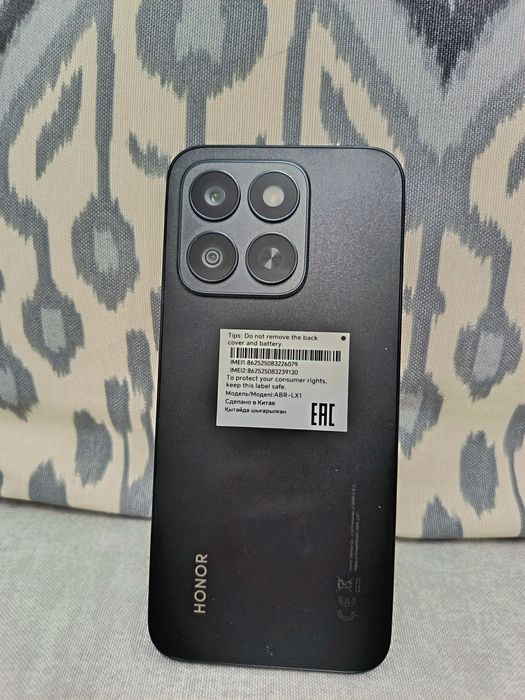Honor 8C 8/125GB новый идеальный