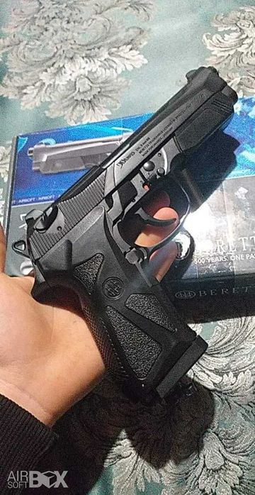 Pistol Airsoft Beretta 90TOW New Model USA 4,7j Bile+Co2