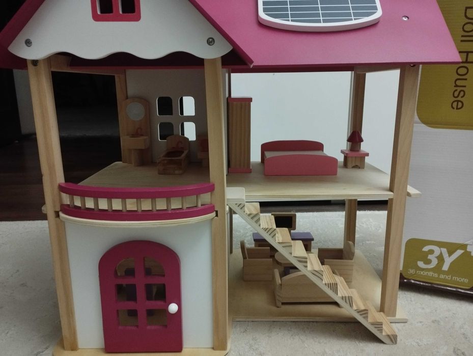 Розовый домик для кукол