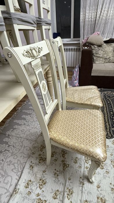 Әдемі әрі сапалы столдар сатылады