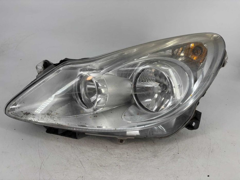Far stanga Opel Corsa D an 2008