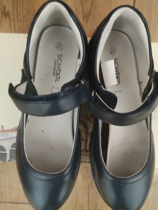 Продам две обуви