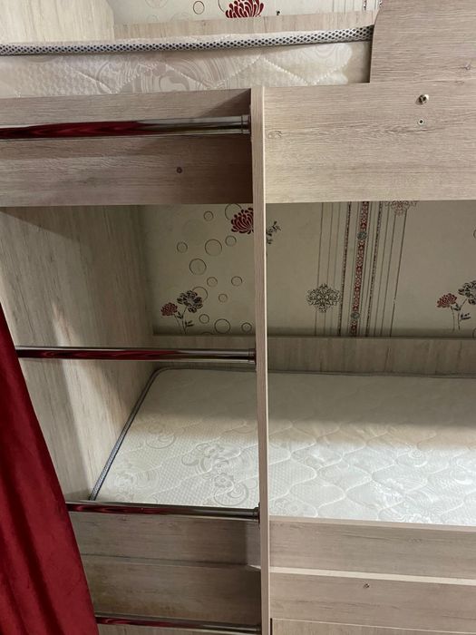 Продам двухярусный кровать