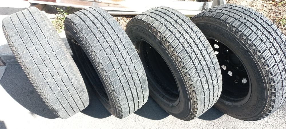 Продам зимние шины 195.65.R15