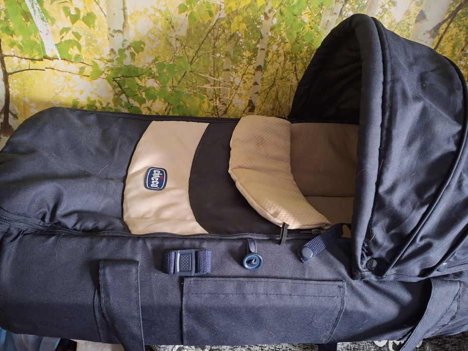 Продам переноску фирмы Chicco