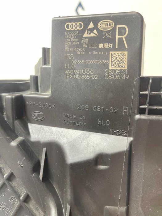 Фар десен Audi A8 4N D5