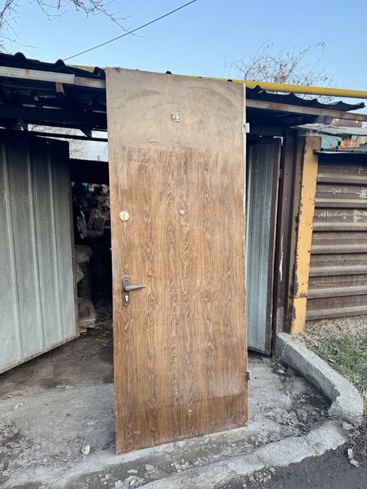 Дверь входная жележная 230/93 не стандартная