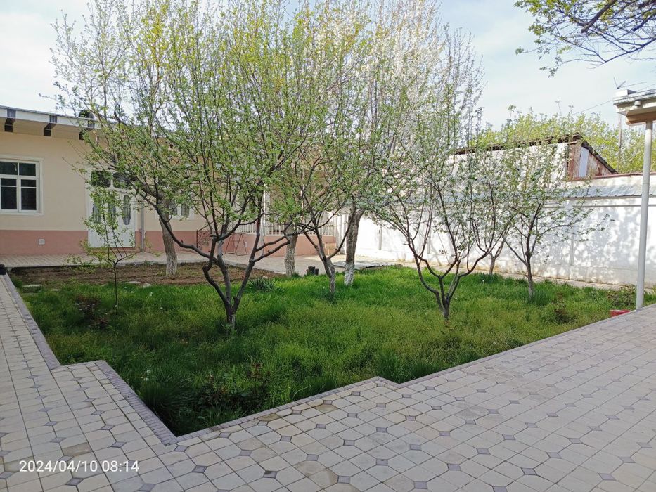 Uchastka sotiladi 8 sotix