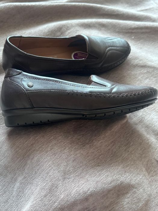 Продам новую обувь