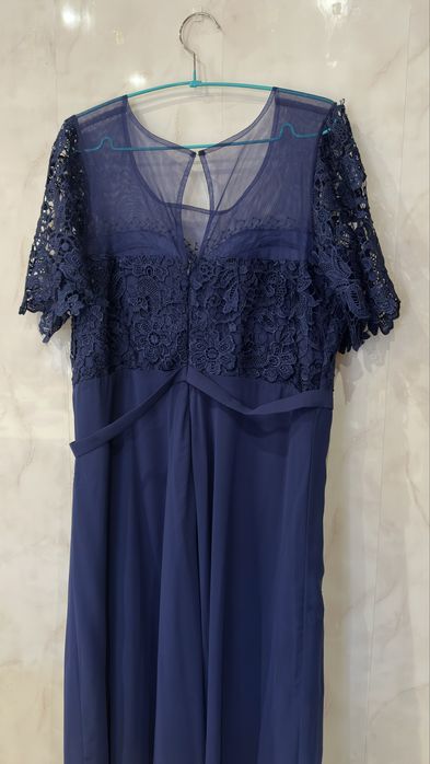 Официална рокля