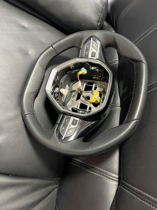 Volan cu comenzi Peugeot 3008