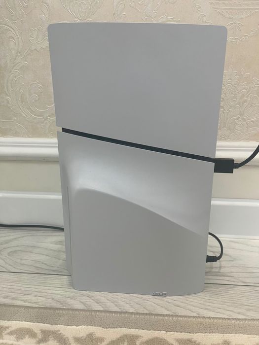 PS5 Slim 1TB 2026 ревизия + 2 геймпада + PS Plus Extra