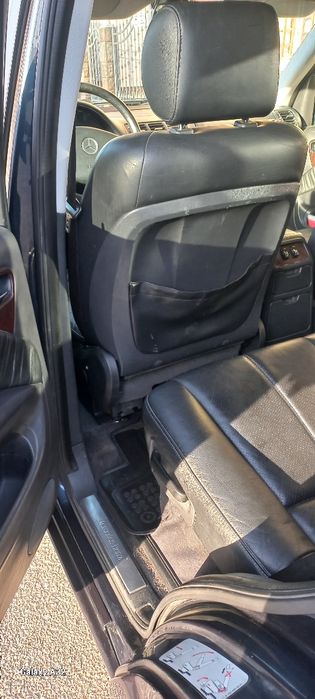 Vând Mercedes ML cutie Manuală