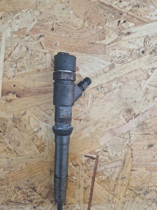 Injector iveco 2.3 E5 codul piesei 504389548