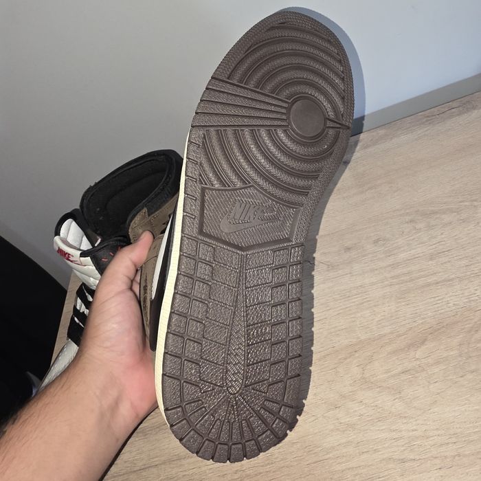 Jordan 1 Travis Scott Mocha