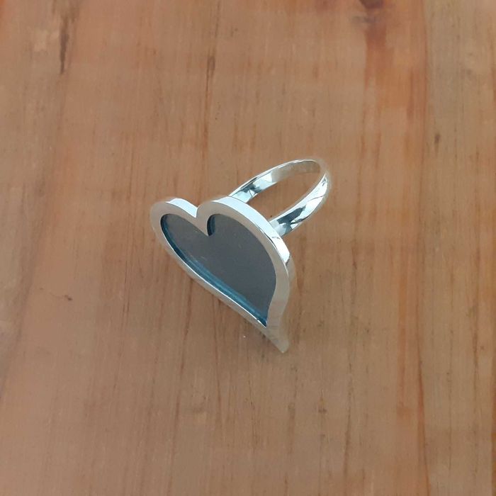 Сребърна висулка във формата на сърце.     SILVER PENDANT