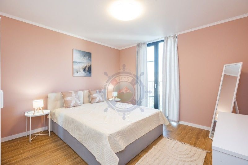 Дава се под наем Тристаен апартамент в Варна, Чайка - 160 кв.м за 2000 € - Снимка #4