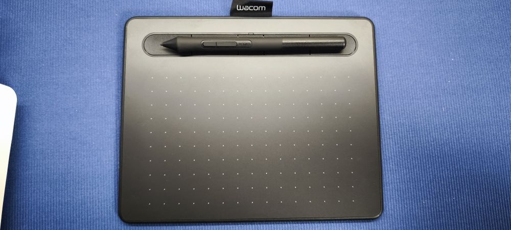 Графичен таблет WACOM INTUOS S (Bluetooth)