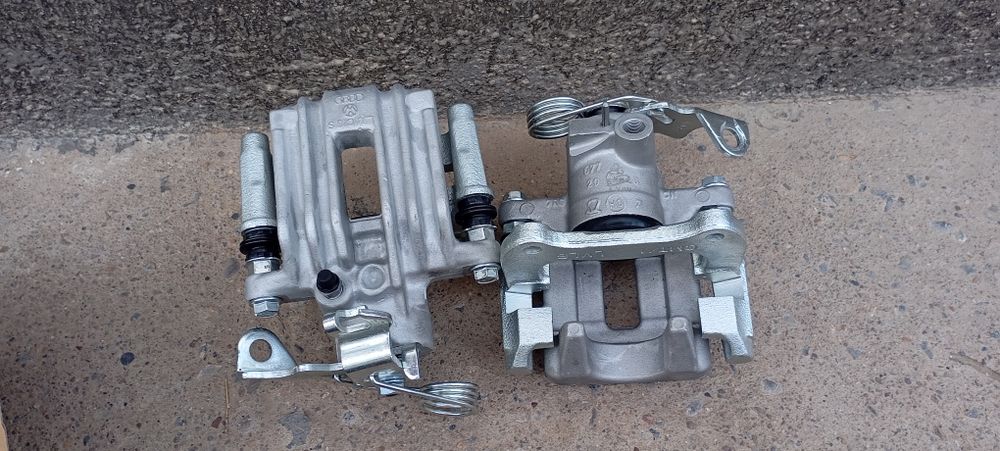 Супорт задний  новый комплект