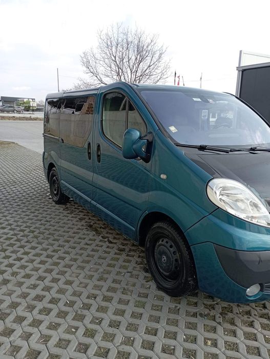 Продава се Опел Виваро.Opel vivaro може бартер за лека кола