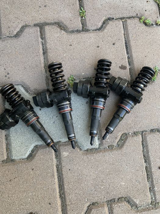 Помпа Дюза 1.9 TDI 116 к.с 0 381 300 73