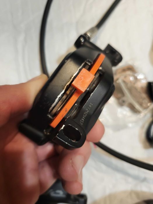 Хидравлични спирачки Sram Code R. Цената е крайна!