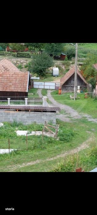 Teren (gradina) 420 mp cu garaj construit, Ocoliş